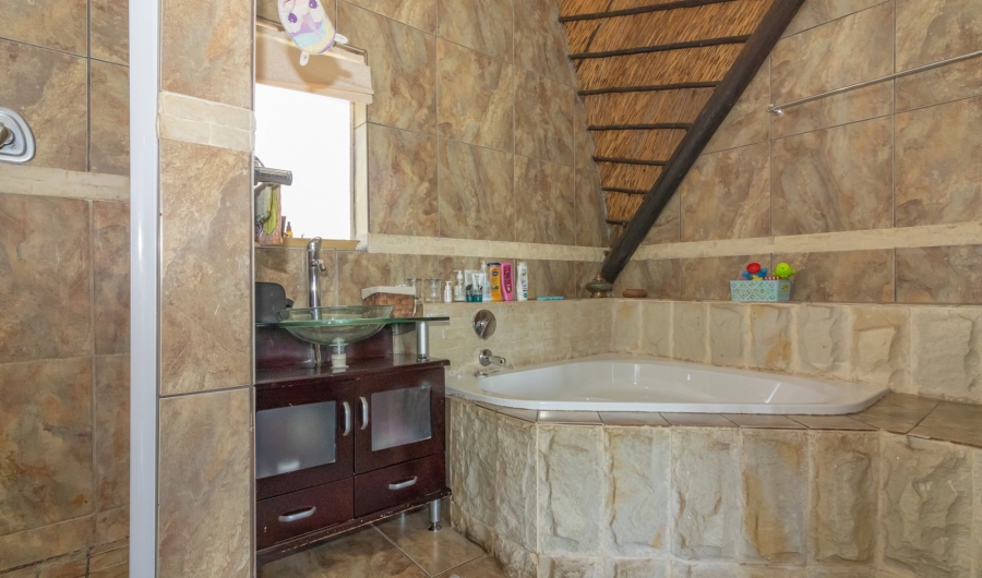 6 Bedroom Property for Sale in Panorama Free State